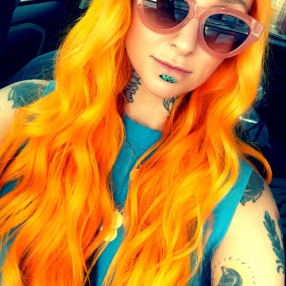 Meet your Posher, Kristin - Picture 1 of 2